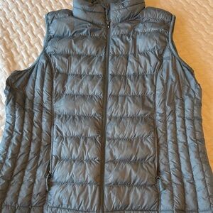 32 Degrees Women's Charcoal Puffer Vest